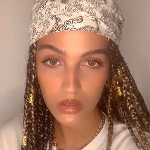 Meet your Posher, Ariana